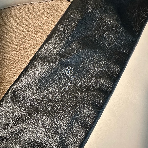 Trina Turk hobo shoulder bag leather - Picture 7 of 7